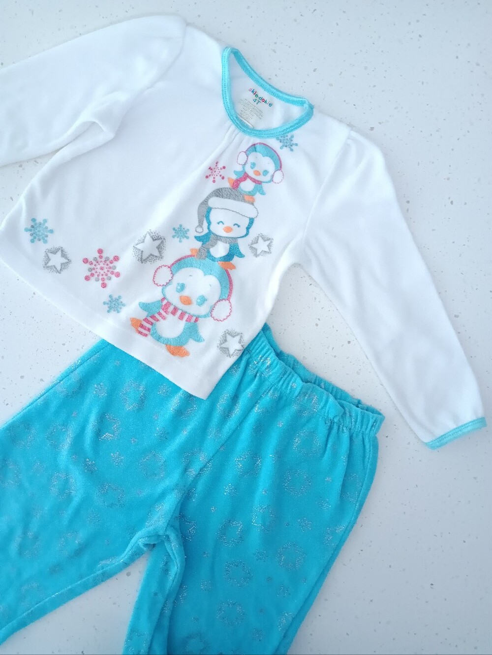 Girls' Blue And White Winter Fleece Pajamas with Penguin Design Size 4T
